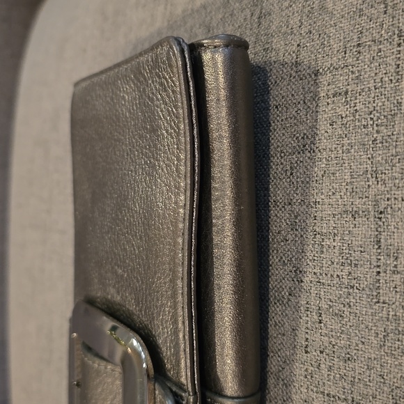 EUC Michael Kors grey envelope style clutch purse 👛 silver hardware - Picture 6 of 10